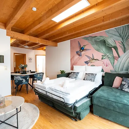 Namaste Homes - Mit Balkon & Carport