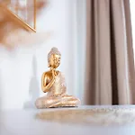 Namaste Homes - Mit Balkon & Carport Apartament