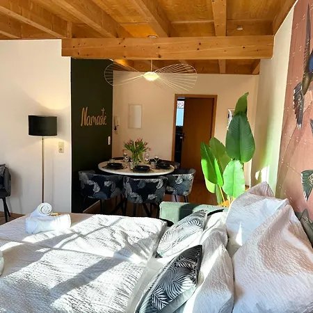 Namaste Homes - Mit Balkon & Carport *