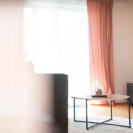 Namaste Homes - Mit Balkon & Carport * Bad Windsheim