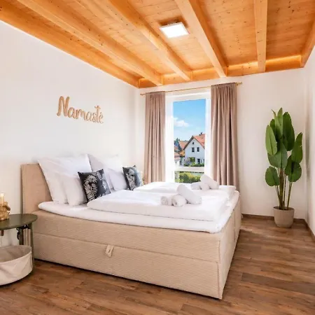 Namaste Homes - Mit Balkon & Carport Lejlighed Bad Windsheim