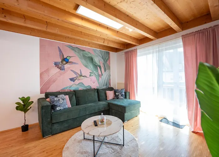 Apartment Namaste Homes - Mit Balkon & Carport